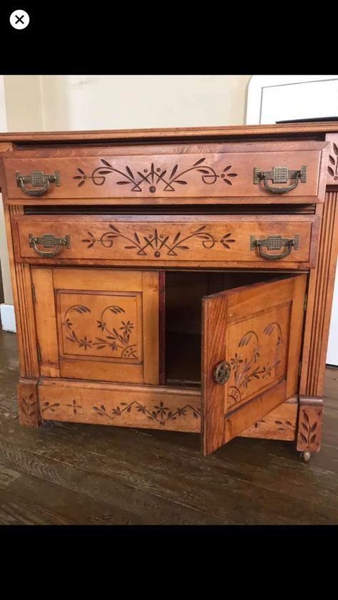 Eastlake Furniture, Authentic Farmhouse, Cottage Ideas, Bed Styling, Wood Carving, Vintage Furniture, Piano, Kitchen Decor, Furniture Design