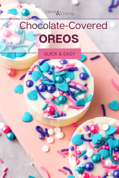 How to Make Chocolate-Covered Oreos Using a Mold Oreo Molds, Covered Oreo Cookies, Avocado Recipes Easy, Dipped Oreos, Snack Craving, Oreo Recipes, Chocolate Covered Treats, Covered Oreos, Chocolate Covered Oreo