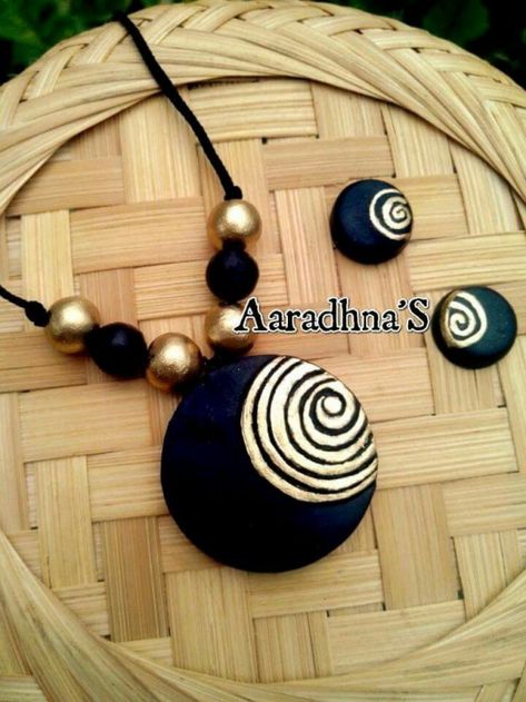 Mouldit Clay Art Jewellery, Air Dry Clay Jewellery Ideas, Clay Jewellery Necklace, Mouldit Jewellery Ideas, Air Dry Clay Jewelry Diy Pendants, Air Dry Clay Jewellery Handmade, Air Dry Clay Jewelry Diy Necklaces, Mouldit Clay Jewellery, Clay Jwellery Idea