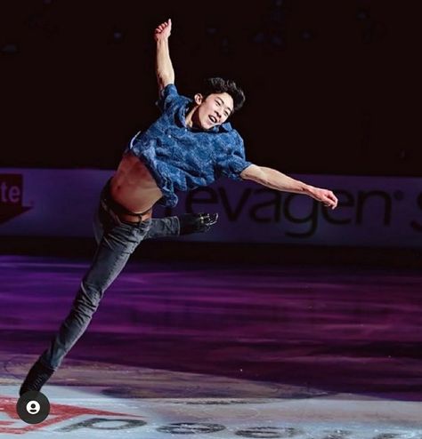 What can you say really... 🤪 Guy Reference, Male Figure Skaters, Nathan Chen, Figure Skating Outfits, Skating Outfits, Football And Basketball, Male Figure, Hanyu Yuzuru, Figure Skater