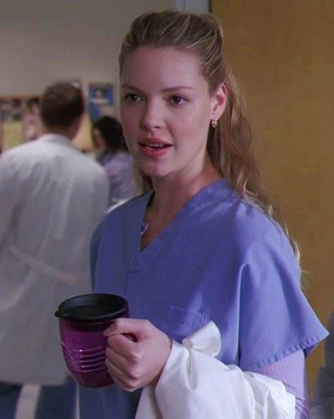 Izzie Stevens Hairstyles, Izzy Stevens Hair, Izzy Stevens Aesthetic, Izzie Stevens Hair, Izzy Stevens, Greys Anatomy Izzie, Stephen Gray, Greys Anatomy Couples, Grey's Anatomy Doctors