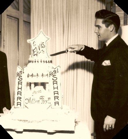 Elvis Images, Colonel Parker, Elvis Presley's Birthday, Birthday In Las Vegas, Elvis Cakes, Elvis Birthday, Seventh Birthday, Casino Royale Movie, Elvis Photos