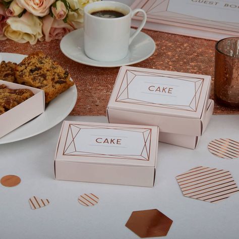 Wedding cake boxes for your guests. Wedding Cake Slice Boxes, Wedding Cake Slice, Cake Favor Box, Gold Favor Boxes, Geometric Wedding Cakes, Blush Wedding Cakes, Wedding Cake Boxes, Rose Gold Wedding Cakes, Cake Favors