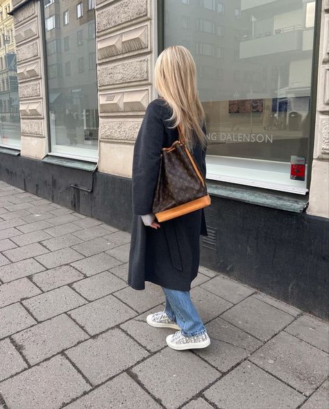 University Outfit, Daily Outfit Inspiration, Paris Outfits, Cold Weather Fashion, Stockholm Fashion, Stockholm Sweden, Fashion Fall, Fall Winter Outfits, Minimal Fashion