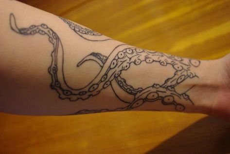 Octopus Wrist Tattoo, Octopus Tattoos Arm, Octopus Tentacles Tattoo, Octopus Arm Tattoo, Tentacles Tattoo, Tentacle Tattoo, Body Expressions, Octopus Tattoo Sleeve, Kraken Tattoo