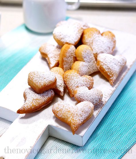 Beignet Bar Wedding, Beignets At Wedding, Beignets Wedding, Fat Tuesday Food, Crawfish Boil Recipe, Boil Recipes, Mardi Gras Food, Boiled Food, Shrove Tuesday