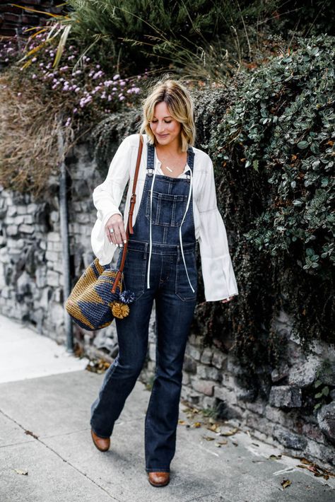 What To Wear With Overalls, Overalls Outfit Short, Overalls Outfit Winter, Denim Overalls Outfit, Flare Overalls, Overalls Flare, Overalls Outfits, Overalls Summer, Breaking The Rules