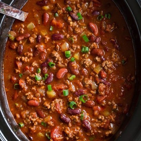 Cooking Classy Chili, Best Slow Cooker Chili, Easy Chili Recipe Crockpot, Slow Cooker Chili Easy, Slow Cooker Chili Beef, Homemade Chili Recipe, Slow Cooker Chili Recipe, Beef Chili Recipe, Bean Chili Recipe