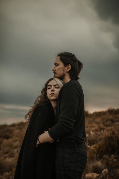 Twilight Wedding Photoshoot, Gloomy Couple Photoshoot, Mystical Couple Photoshoot, Creepy Couples Photoshoot, Forest Couple Photoshoot Moody, Dark Romantic Couple Photoshoot, Dark Engagement Photos Romantic, Dark Forest Engagement Photos, Dark Romance Photoshoot