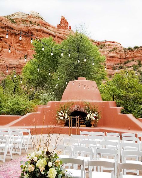 Arizona Wedding Venues, Stunning Wedding Venues, Sedona Wedding, Garden Weddings, Sedona Az, Inexpensive Wedding Venues, Wedding Linens, Wedding Sale, Unique Wedding Invitations