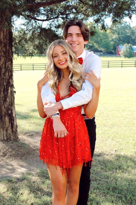 Hoco Red Dress Couple, Hoco Dance Picture Poses, Couple Dance Pictures Poses, Cute Couple Pics Homecoming, Hoco Pose Ideas Couple, Hoco Pics Couple Boyfriends, Couples Dance Pictures, Couple Formal Pictures, Homecoming Pictures With Date Cute