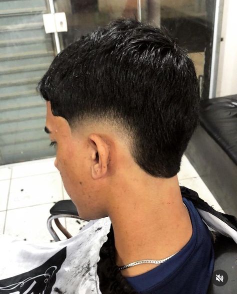 Taper Fade Short Hair, Burst Fade, Taper Fade, Pablo Escobar, Corte De Cabelo Masculino, Buzz Cut, Toddler Hair, Hair Updos, Haircuts For Men