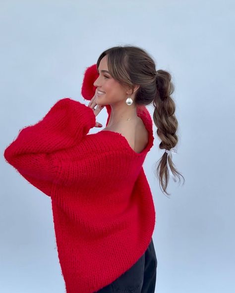 ❤️Christmas bubble braid Cutest model @abby.ras 💗 Color by @hairby_chrissy 👑 #hairstyle #braidhairstyles #bubblebraid #holidayhair #holidayhairstyle Holiday Braids, Braid Pony, Braided Pony, Bubble Braid, Style Bubble, Holiday Hair, Braid Hairstyle, Holiday Hairstyles, Christmas Hair