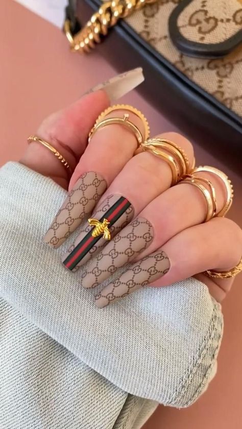 Gucci Nails Designs, Chanel Nail Art, Channel Nails, Art Inspiration Creative, Chanel Nails Design, Creative Tattoo Ideas, Dior Nails, Gucci Nails, Creative Tattoo