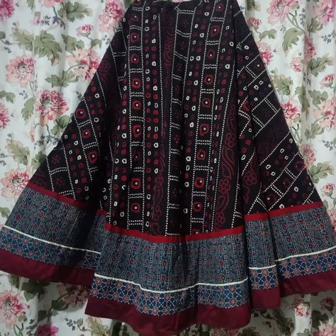 Gamathi skirt with a beautiful amalgamation of Ajrakh patchwork at the bottom. Pair it with a crop top or shirt and flaunt this exclusively… Skirt With Top, Top With Skirt, Indo Western Dress, Chaniya Choli, Western Dresses, Cotton Skirt, Skirt Top, Desi, Bell Sleeve Top