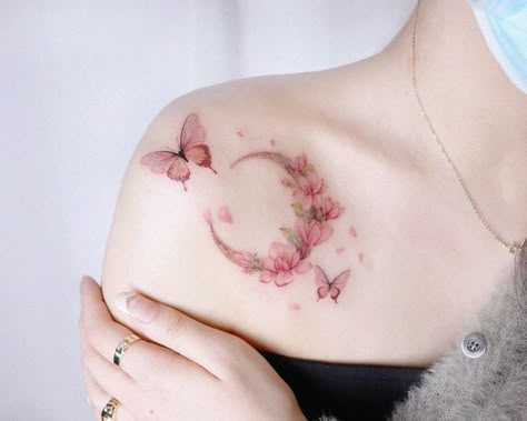 Miniature Tattoos, Colour Tattoo For Women, Magnolia Tattoo, Pink Tattoo, Foot Tattoos For Women, Tatuaje A Color, Shoulder Tattoos For Women, Collar Bone Tattoo, Tattoo Feminina