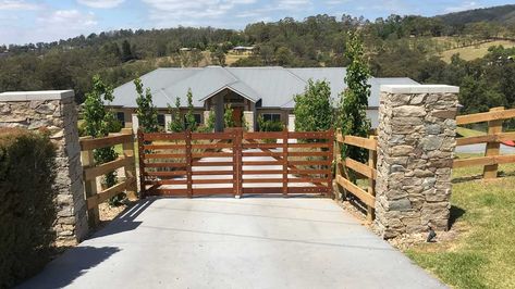 Automatic Rural Gates Entrances | StockWorx Country Gate Entrance Ideas, Ranch Vibes, Farm Gates Entrance, Ranch Entrance Ideas, Ranch Entrance, Acreage Landscaping, Farm Entrance, Country Garden Design, Rural Property