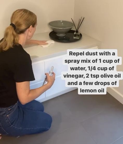 DUST can build up quickly in those hard to reach places. Luckily, cleaning pro Sophie shared how she manages to keep her home dust free without any fuss, and how she manages to reach the trickiest spots. Sophie shared her clever tricks on Instagram, showing that there’s no excuse for dust build-up. Her first hack […] Dust Hacks Cleaning, Dust Free Home Tips, Dust Free Home, Housekeeping Hacks, Dusting Tips, House Schedule, Clean House Schedule, House Hacks, Diy Cleaning Solution