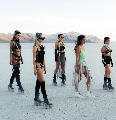 Burningman Fashion (@burningmanfashion_) • Instagram photos and videos Burning Girl, Outfits Guys, Creation And Destruction, Burning Man Girls, Black Rock Desert, Festival Inspo, Burning Man Fashion, Black Rock City, Burning Man Outfits