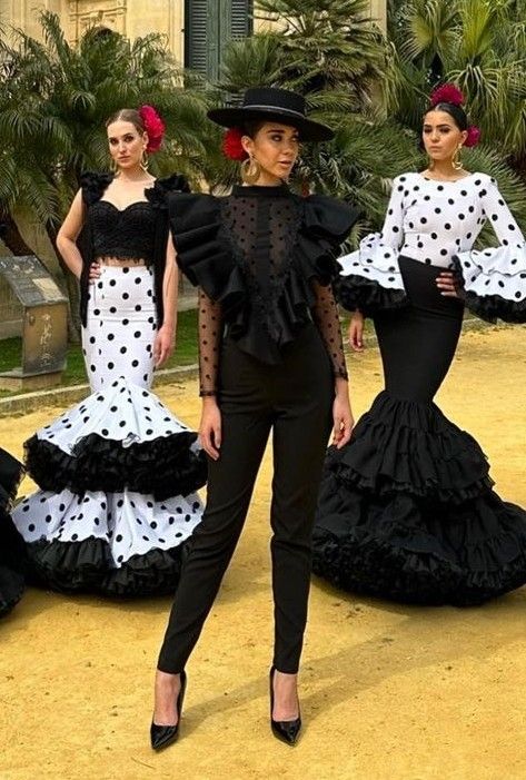 Spanish Party Outfit, Latin Outfits Party, Flamenco Inspired Outfit, Latin Party Outfit, Havana Nights Outfit Women, Flamenco Outfit, Traditional Spanish Dress, Spanish Style Dress, Flamenco Style Dress