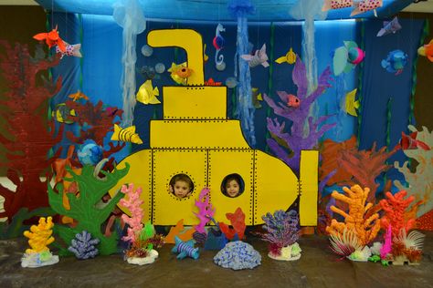 Cardboard Submarine, Under The Sea Decorations, Ocean Theme Classroom, Deco Marine, Underwater Theme, Ocean Party, Class Decor, Sea Decor, Under The Sea Theme