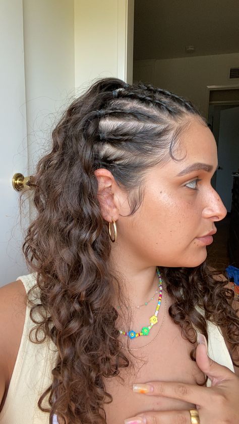 Beach Braids Curly Hair, Mexican Braids Short Hair, Mexican Cornrows, Braids Hairstyles For Latinas, Mexican Braided Hairstyles, Boricua Hairstyles, Latin Braids, Braids For Spanish Women, Braided Hairstyles For Mexican Women