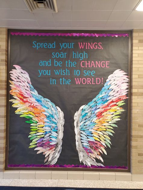 School Team Building Activities, Feather Template, College Wall Art, Group Art Projects, Collaborative Art Projects, Preschool Classroom Decor, School Wall Art, School Murals, School Displays