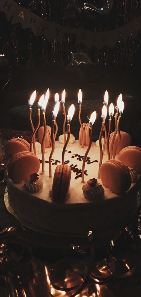 Aesthetic Birthday Cake, Big Birthday Cake, Candles Aesthetic, Aesthetic Birthday, Big Candles, Cake Inspo, Aesthetic Candles, Candle Aesthetic, Birthday Cake With Candles