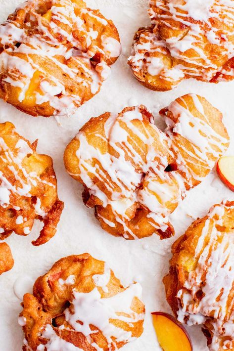 Peach Fritters With Canned Peaches, Fresh Peach Fritters, Peach Cobbler Fritters, Peach Fritters Easy, Peach Fritters Recipes, Fruit Fritters, Peach Donut, Peach Fritters, Pineapple Fritters