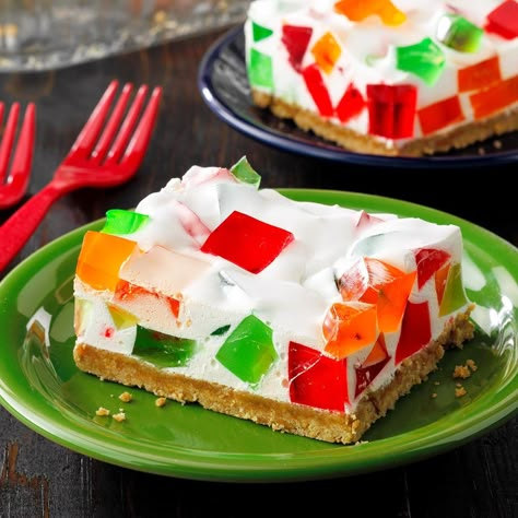 Broken Glass Cake, Broken Glass Jello, Glass Jello, Dessert Salad Recipes, Traditional Easter Desserts, Jello Dessert Recipes, Retro Desserts, Jello Cake, Jello Desserts