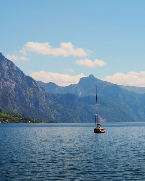 Gmunden | Traunsee #gmunden #schlossort #traunsee #traunseeregion #oberösterreich #österreich #austria #gmundenamtraunsee Aesthetic Colors, Iceland, Austria, Places To Visit, Photography, On Instagram, Color, Instagram