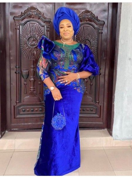 Amazing Ways to Style Your Royal Blue Colour Aso-ebi Fabric - Stylish Naija Royal Blue Colour, Stylish Naija, Types Of Lace, Latest Ankara, Fashion Leaders, Lace Designs, African Lace Dresses, Short Gowns, Lace Styles