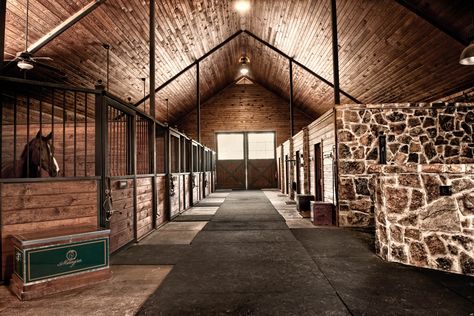 Sensational Stables Equestrian Ranch, Farm Inspiration, Horse Farm Ideas, Barn Hacks, Horse Barn Ideas Stables, Barn Stalls, Horse Barn Designs, Dream Stables, Dream Horse Barns