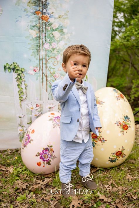 Easter is just around the corner, which means it’s time to get your kids dressed in the sweetest little clothes. From adorable suits to beautiful shorts and shirts in trendy pastels and neutral colors, I’ve rounded up some of my favorite toddler Easter outfits that can double for any spring occasion. Whether it’s a casual celebration or a special Easter tea party, these have got you covered. Discover the cutest Easter outfits for your little ones now! Hunter Premo. Toddler Boy Easter Outfit Toddler Boy Easter Outfit, Boy Easter Outfit, Easter Tea Party, Cute Easter Outfits, Toddler Boy Easter, Hunter Premo, Boys Easter Outfit, Toddler Easter, Boys Easter