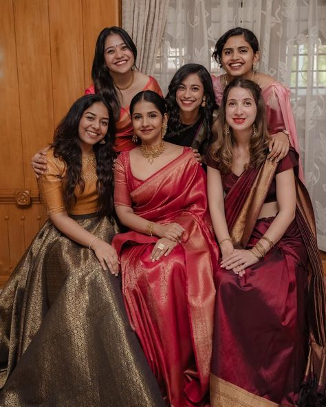 Bride Family Photos Indian, Wedding Poses With Sister, Wedding Cousins Photography, Bride And Sister Pictures Indian, South Indian Bridesmaids Saree, Brothers Wedding Outfit For Sister, Saree Wedding Bridesmaid, South Indian Bridesmaids, Indian Bridesmaids Outfits