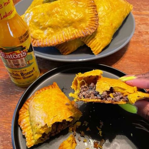 Spicy Jamaican Beef Patties - Itaira Eats Jamaican Beef Patties Recipes, Beef Patty Recipe, Jamaican Oxtail Stew, Beef Patties Recipes, Jamaican Oxtail, Jamaican Beef Patties, Jamaican Patty, Patty Recipe, Carribean Food