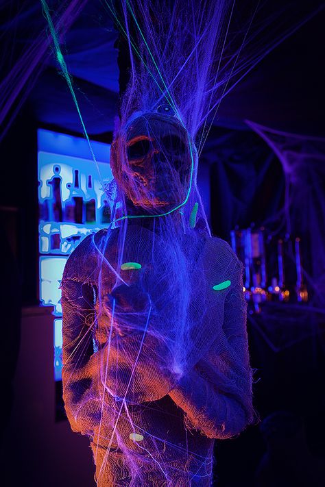 Halloween Party decoration 2014 Halloween Hallway Decor, Halloween Night Club Decor, Halloween Dj Booth, Neon Halloween Party, Uv Halloween Decorations, Neon Halloween, Rave Party Decorations, Halloween Club Party, Grave Halloween