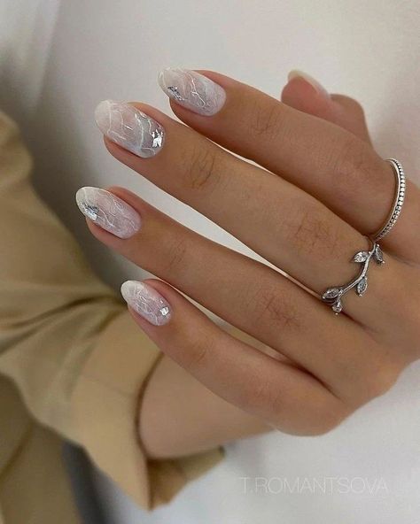 Nails Christmas Marble Nails, Marble Christmas Nails, Nail Inspo Marble, Nails Novia, Glitter Marble Nails, Marble Effect Nails, Shiny Nails Designs, Nails For Bride, Wedding Nails Glitter