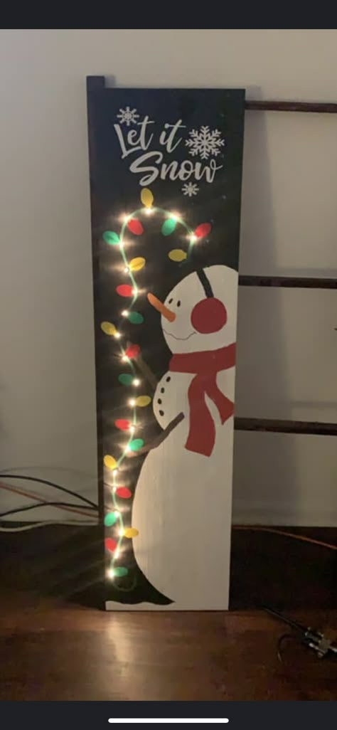 Homemade Christmas Signs Wood, Diy Porch Signs Christmas, Snowman Pallet Ideas, Snowman Porch Sign, Best Christmas Garland, Christmas Garland Decorating Ideas, Snowman Wood Sign, Snowman Signs, Porch Boards