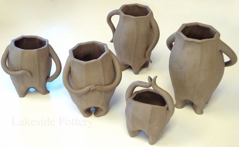 dancing jars clay project Clay Pinch Pots, Handbuilt Pottery, Ceramic Pinch Pots, Clay Vases, Pottery Projects, Pot Art, Face Jugs, Beginner Pottery, Pinch Pot