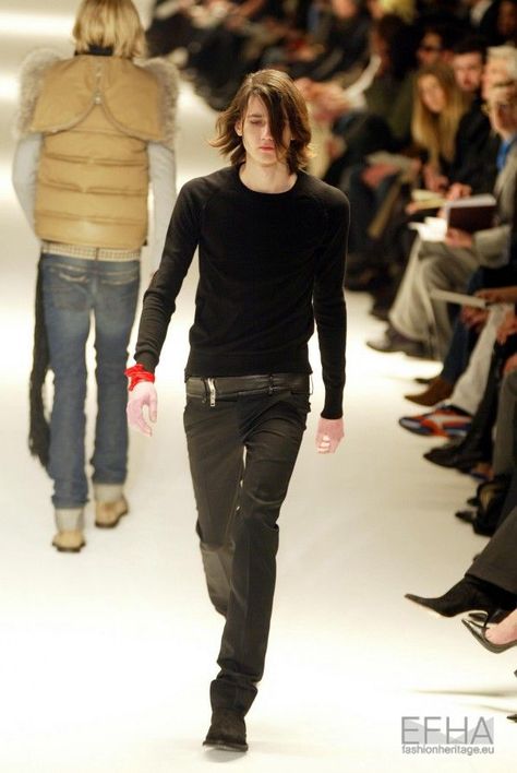 Dior Homme AW04 Dior Jeans, Guy Fits, Designer Clothing Brands, Look Rock, Hedi Slimane, Minimal Look, Outfit Collage, Streetwear Men Outfits, Men Fashion Casual Outfits