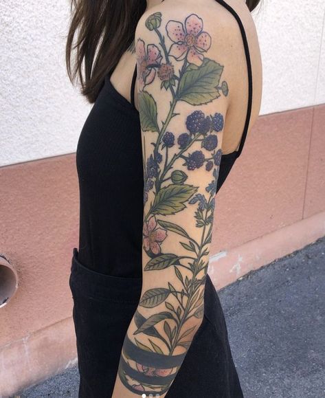 Flower Tattoo Upper Arm, Tattoos Upper Arm, Upper Arm Sleeve, Tattoo Upper Arm, Nouveau Tattoo, Black Hole Sun, Tattoo Reference, Flower Sleeve, Working Drawing