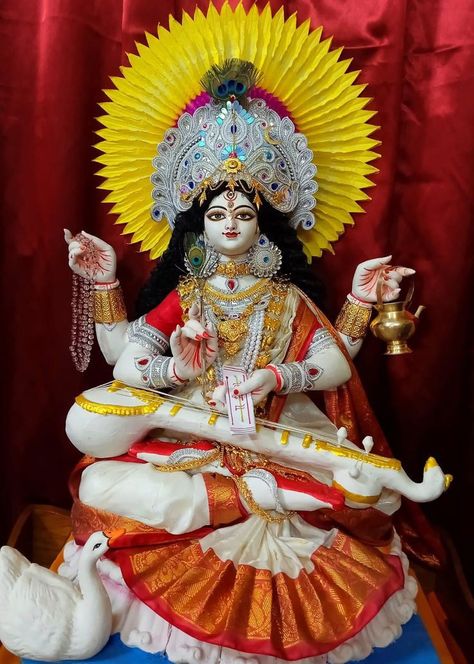 Ma Durga Wallpaper, New Model Saraswati Murti, Kulasai Mutharamman, Saraswati Thakur, Durgai Amman, Durga Wallpaper, Ma Saraswati, Devi Saraswati, Goddess Pictures