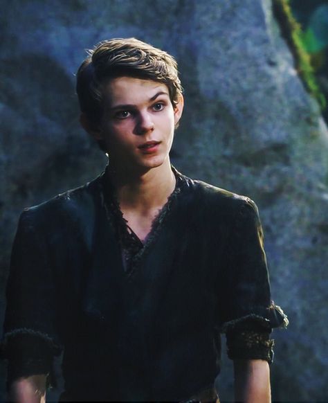 peter pan Once Upon A Time Peter Pan, Peter Pan 3, Robbie Kay Peter Pan, Peter Pan Movie, Pan Ouat, Peter Pan Art, Peter Pan Ouat, Robbie Kay, Captain Swan