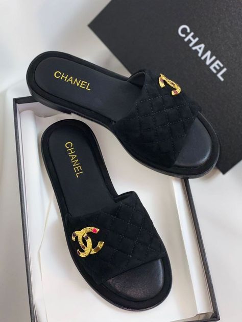 Palm Slippers For Ladies, Designer Sandals Flat, Shoe Hacks, Women Slippers Fashion, Chanel Boots, Pretty Shoes Sneakers, Cute Shoes Heels, Shoes Hack, Shoes Heels Classy