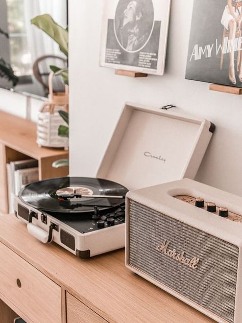 Record Player Aesthetic, Music Corner, Vinyl Room, Vinyl Player, Home Speakers, Music Decor, Room Tour, Record Player, Music Room