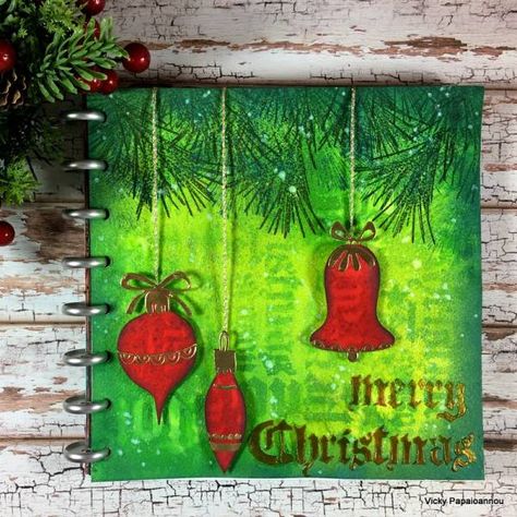 Mixed Media Christmas Journal Page – Scrap Booking Christmas Art Journal Pages, Christmas Art Journal, Gesso Techniques, Diy Thanksgiving Cards, Journal Examples, Mixed Media Christmas, Popsicle Stick Christmas Crafts, Origami Christmas Ornament, Vicky Papaioannou