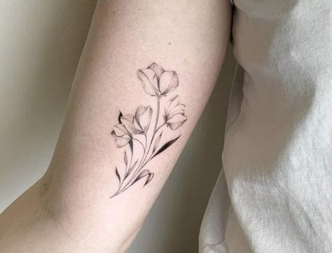 Sweet Pea Tattoos Sweet Pea Flower Tattoos, Sweetpea Flower Tattoo, Sweat Pea Tattoo, Pea Flower Tattoo, Sweet Pea Flower Tattoo, Daisy Tattoo Meaning, Pea Tattoo, Sweet Pea Tattoo, Sweet Pea Bouquet