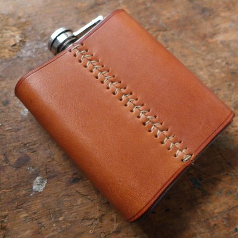 Leather Bottle Cover, Leather Flask Cover, Liqour Bottles, Groomsmen Gifts Flask, Dystopian Aesthetic, Leather Flask, Asking Bridesmaids, Bridesmaid Boxes, Blogging Quotes