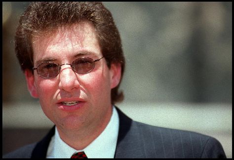 World's Most Famous Hacker Raises $8 Million To Play In Billion Dollar Training Market Kevin Mitnick, Dark Site, Guy Fawkes Mask, Guy Fawkes, History People, Network Security, Computer Network, Famous Men, Third World